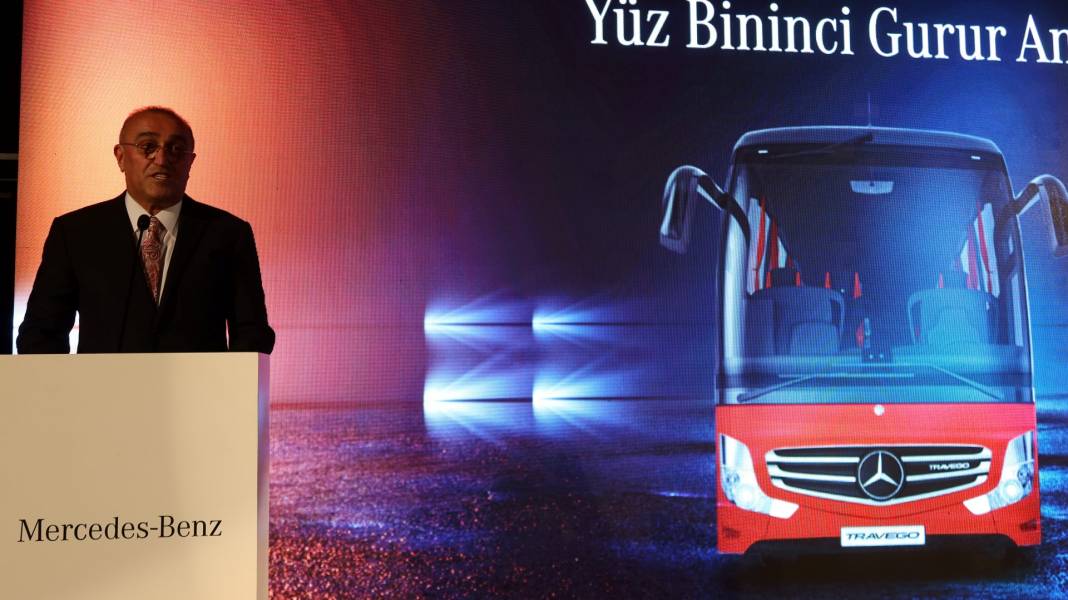 Mercedes-Benz'in 100 bininci aracını Altur Turizm satın aldı 17