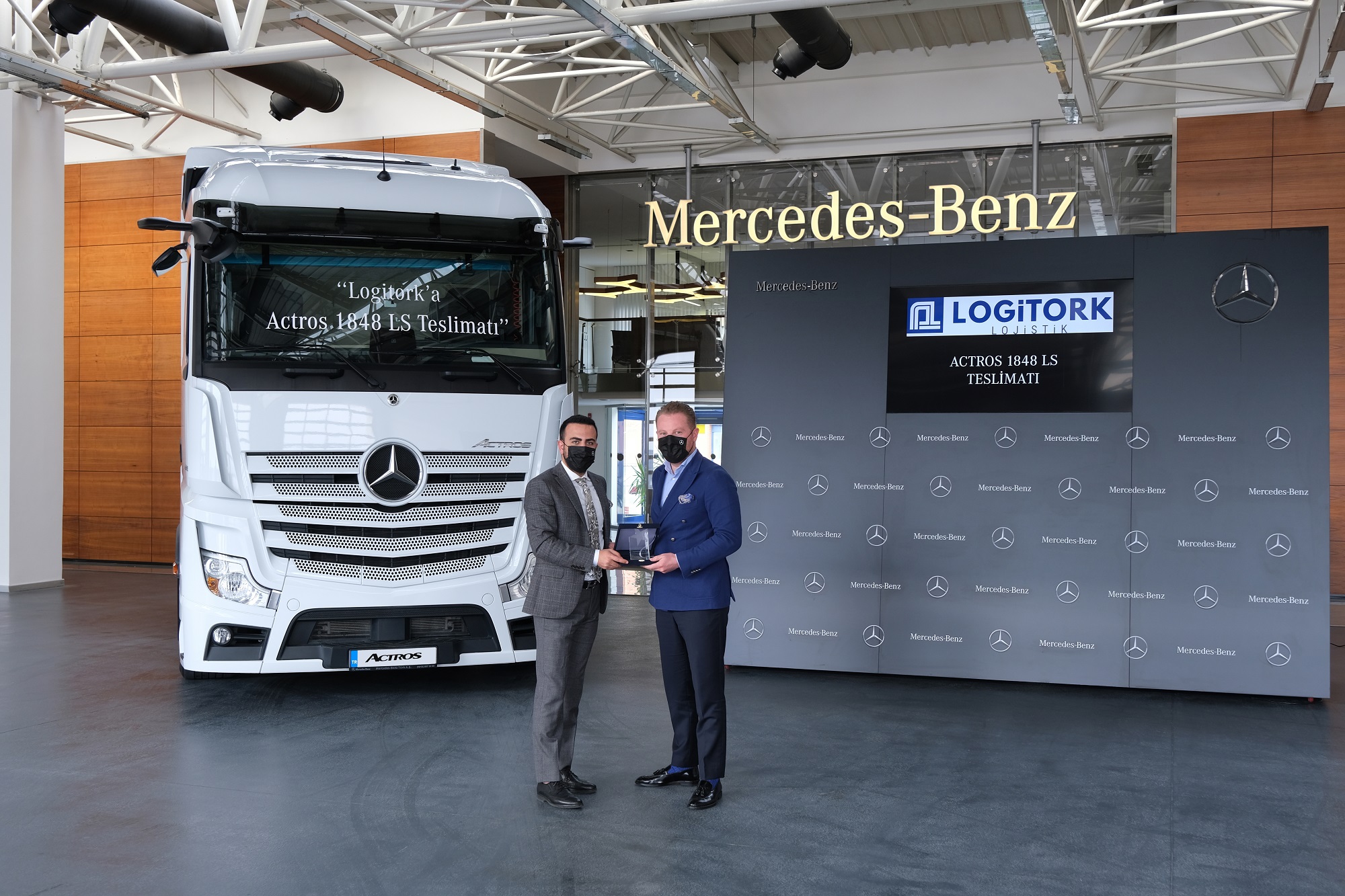 РђРІС‚РѕРґРѕРј dembell Mercedes Benz Actros