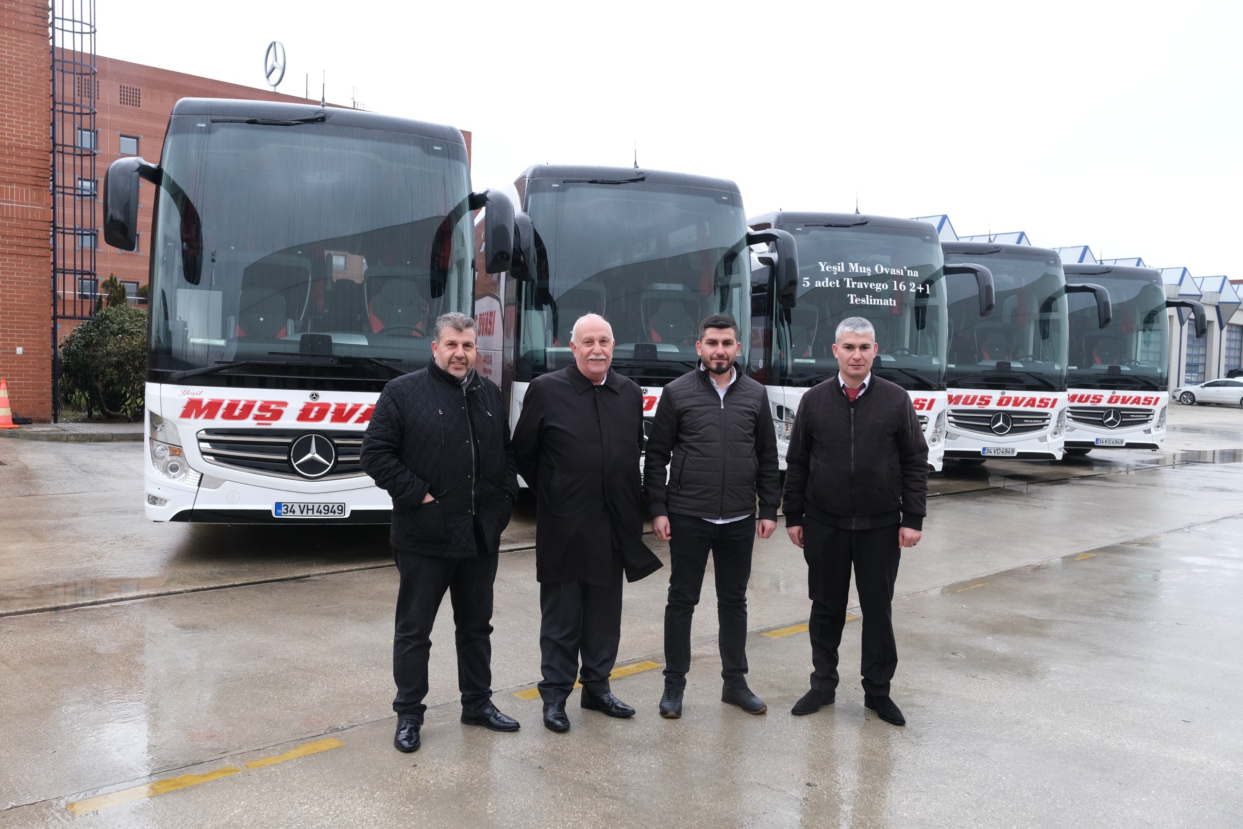 yesil-mus-ovasi-turizm-mercedes-benz-turkten-5-adet-2022-model-travego-teslim-aldi-02.jpg