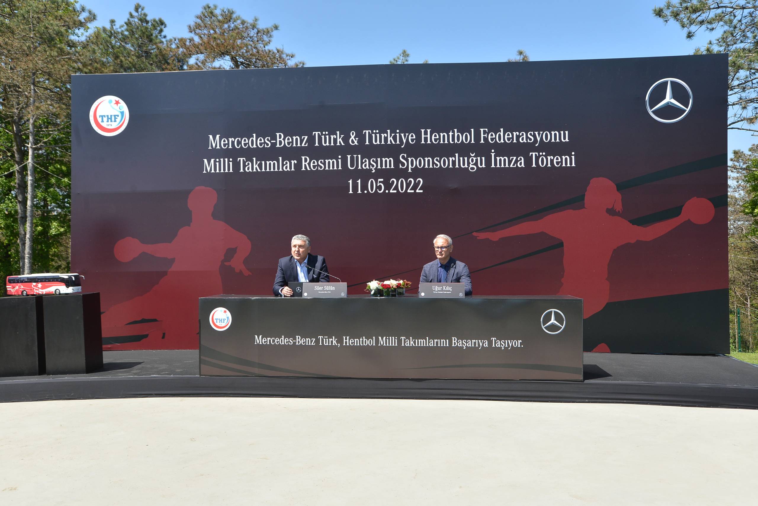 mercedes-benz-turk-turkiye-hentbol-federasyonunun-resmi-ulasim-sponsoru-oldu-01.jpg