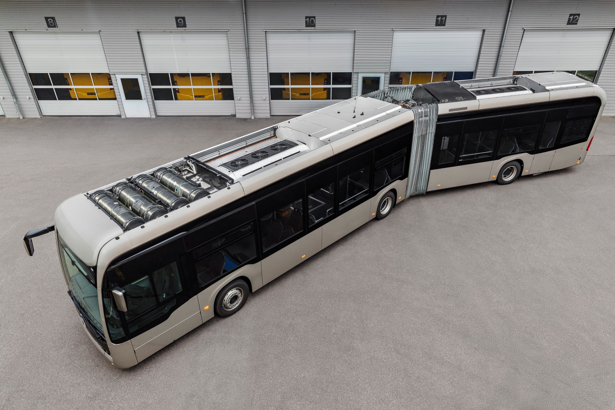 sehir-ici-otobus-sektorune-yon-veren-mercedes-benz-citaro-25-yasini-kutluyor-04.jpg