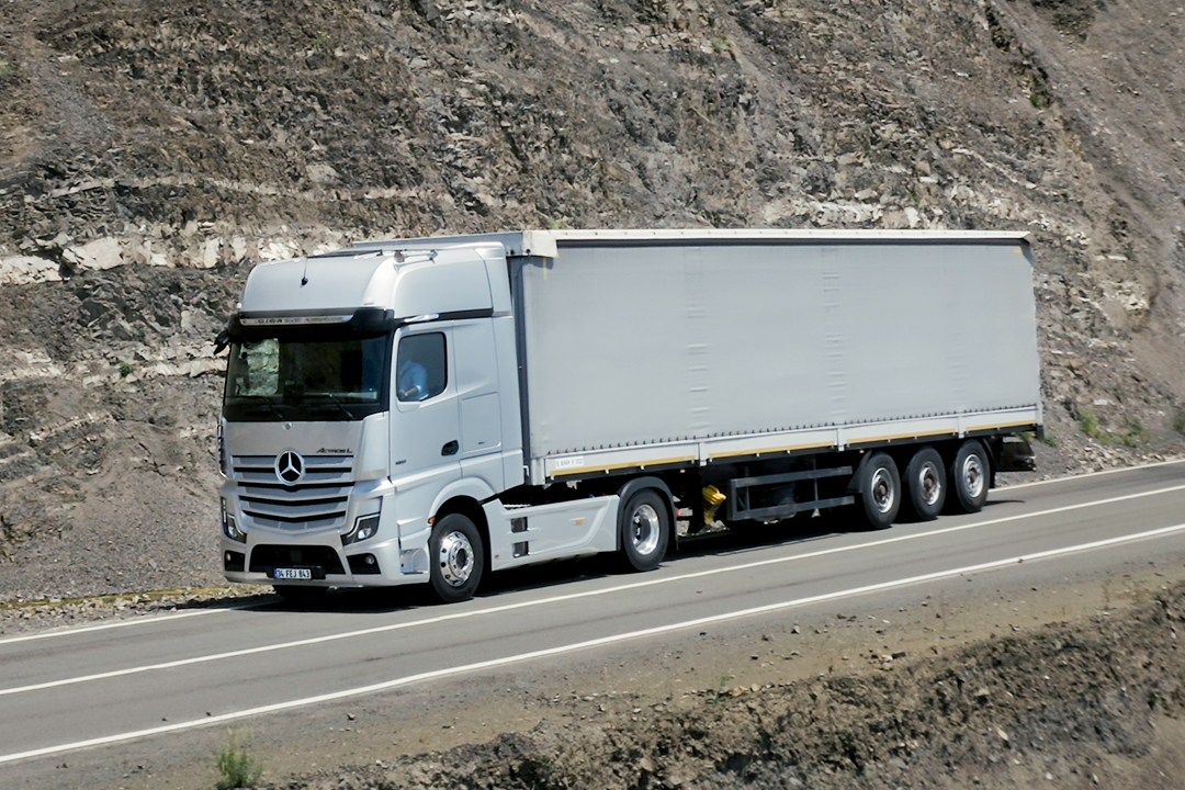 mercedes-benz-actros-l-03.jpg