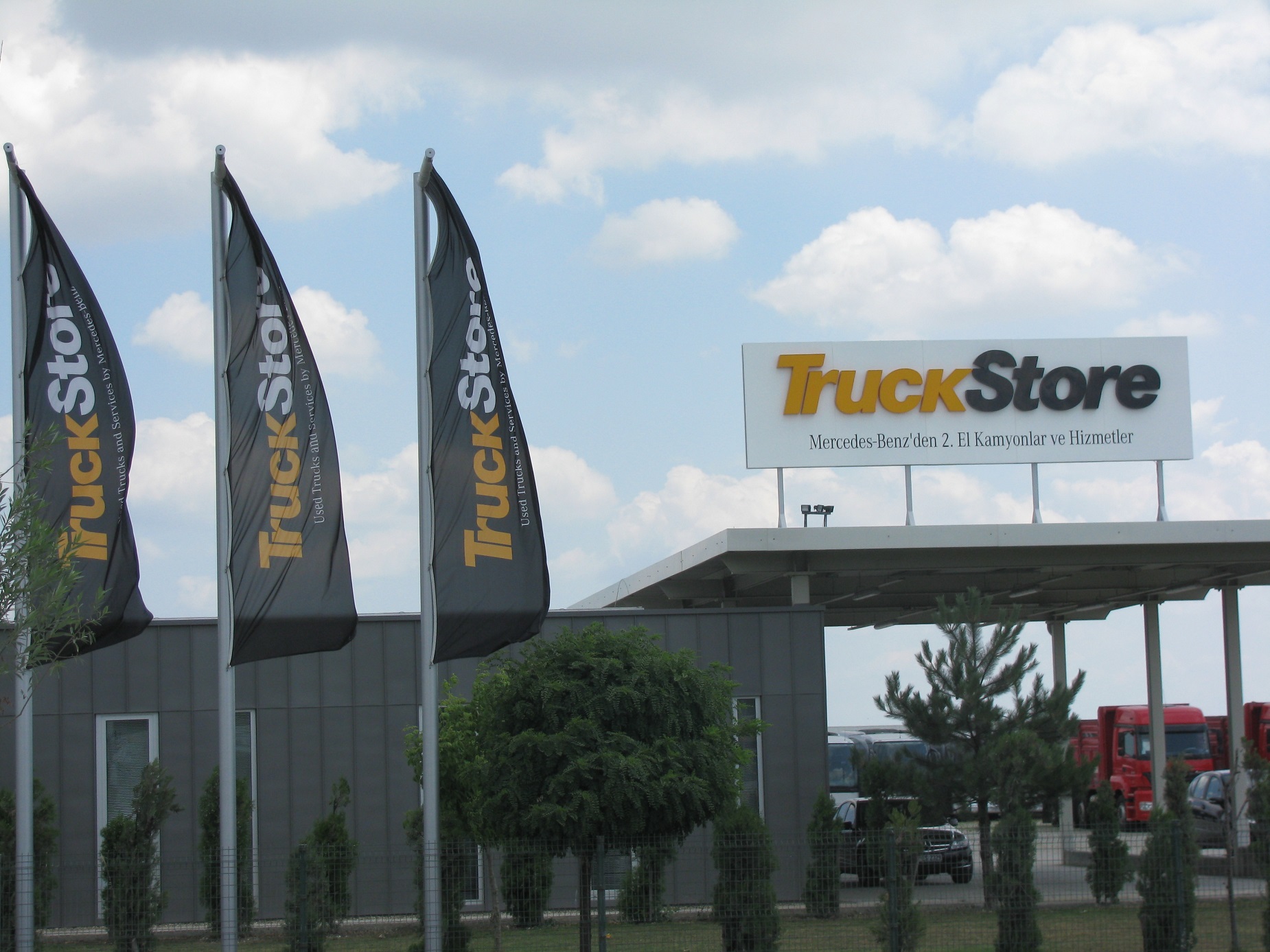 truckstore.jpg