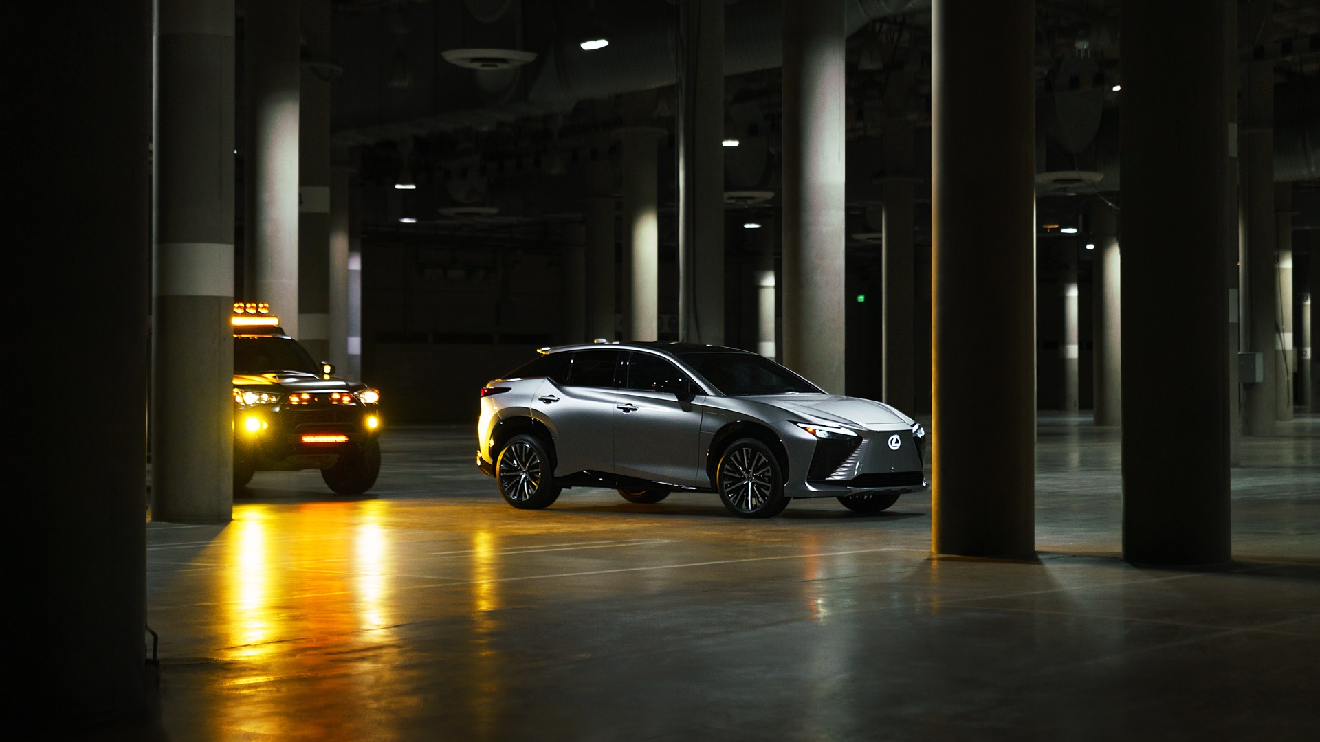 lexus-yeni-black-panther-filmini-rz-450e-ile-elektriklendirdi-1.jpg