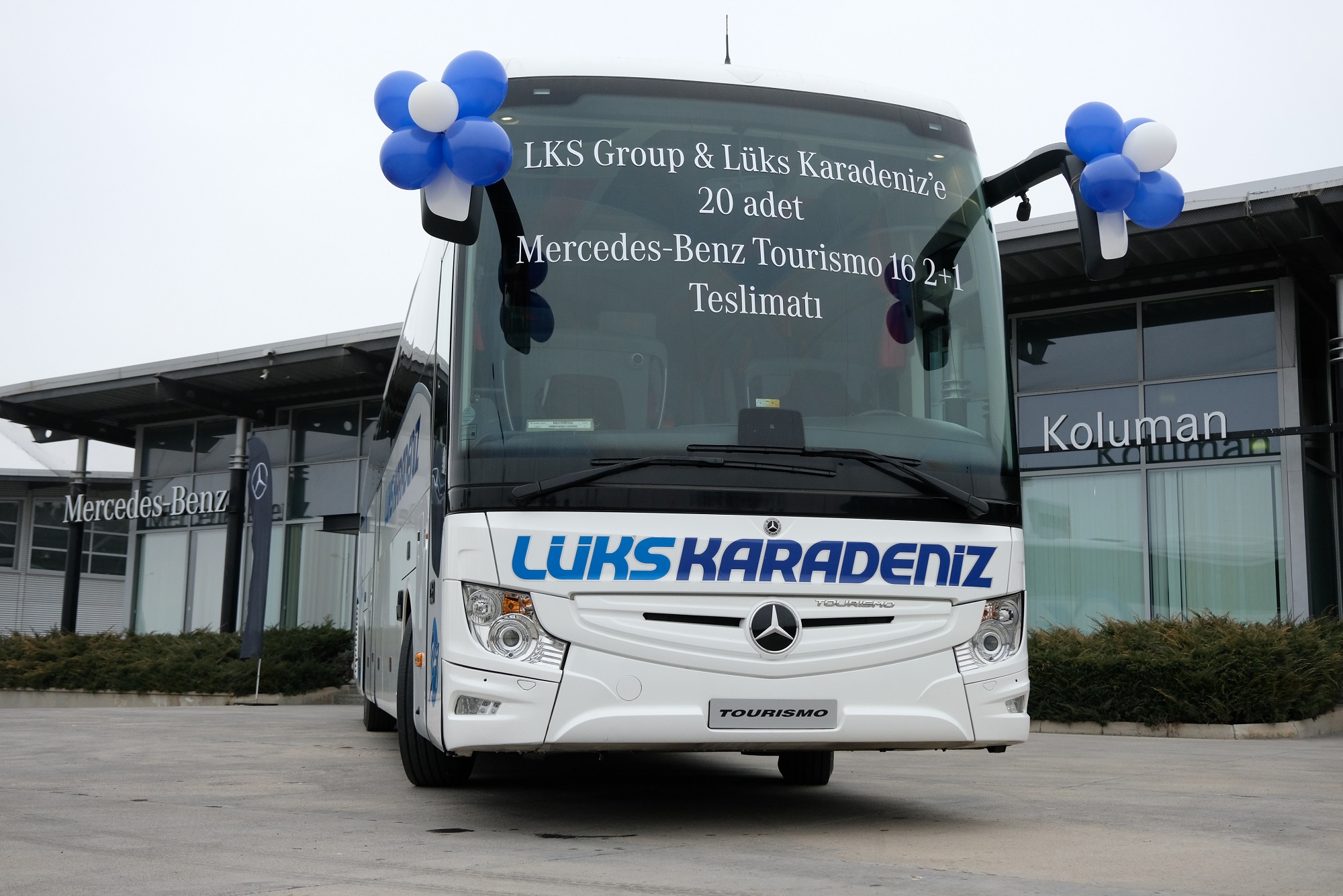 lks-grup-mercedes-benz-turkten-teslim-aldigi-20-adet-tourismo-16-2-1-ile-filosunu-guclendirdi-05.jpg