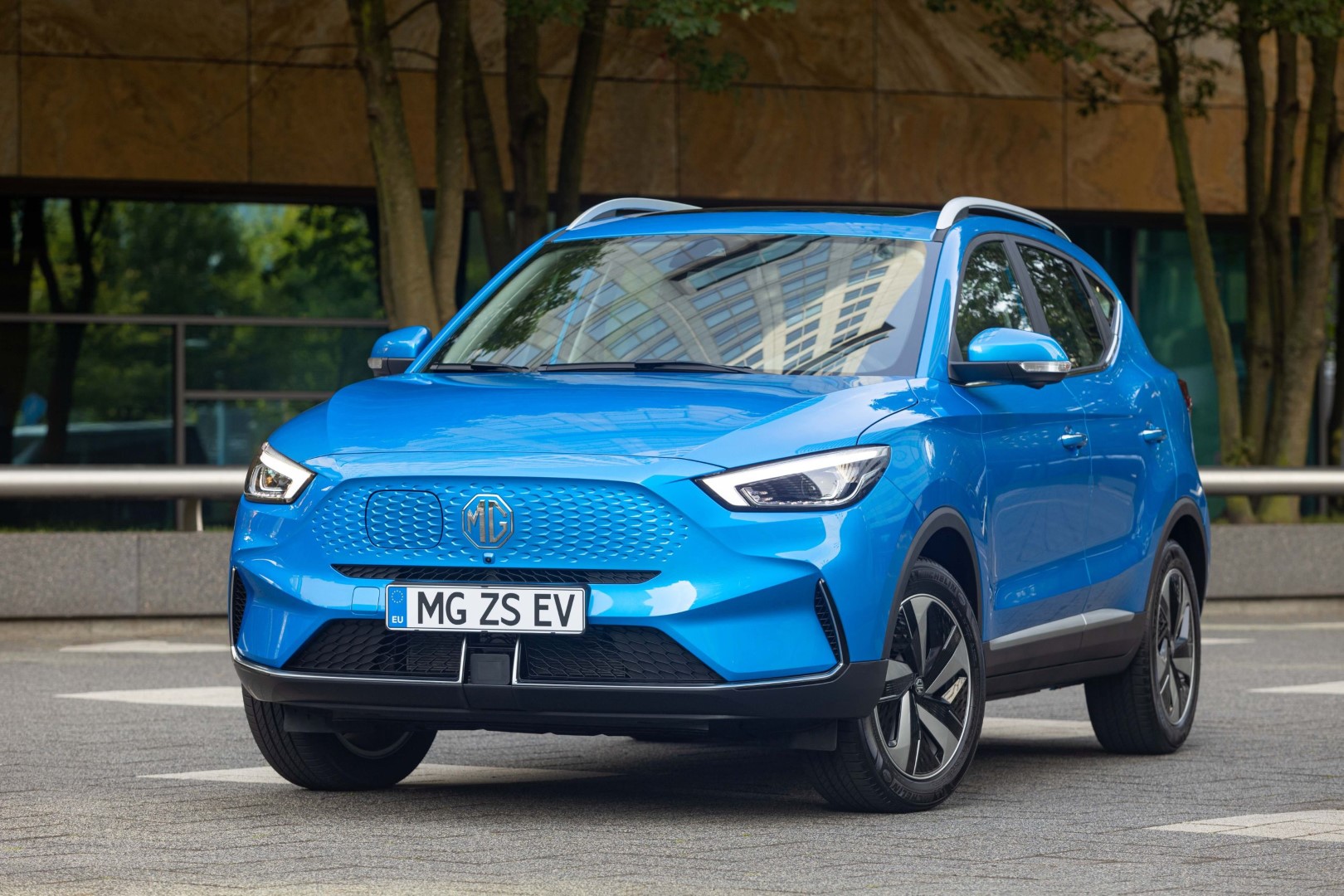 yeni-mg-zs-ev-2.jpg