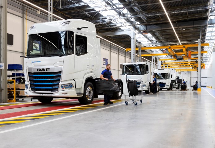 4-daf-electric-truck-assembly-officially-opened-small-001.jpg