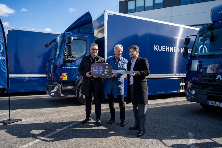 1682457342-kuehne-nagel-renault-trucks-05-small.jpg